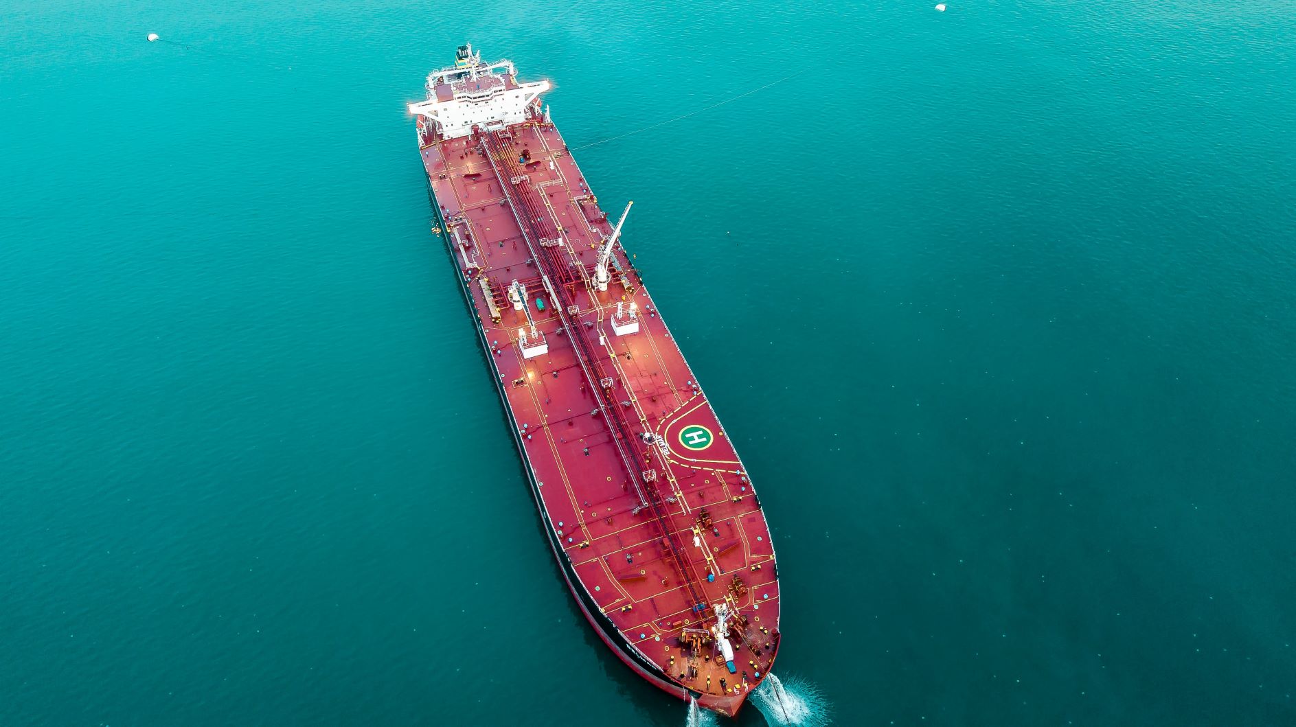 Shipping oil spill response